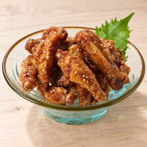 冷やして食べる手羽中：盛り付け例
