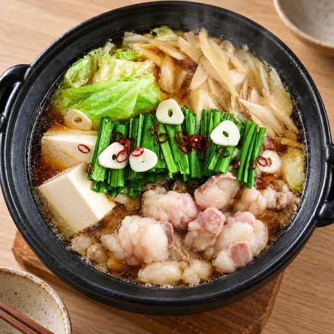博多もつ鍋 あごだし醤油：雰囲気と断面