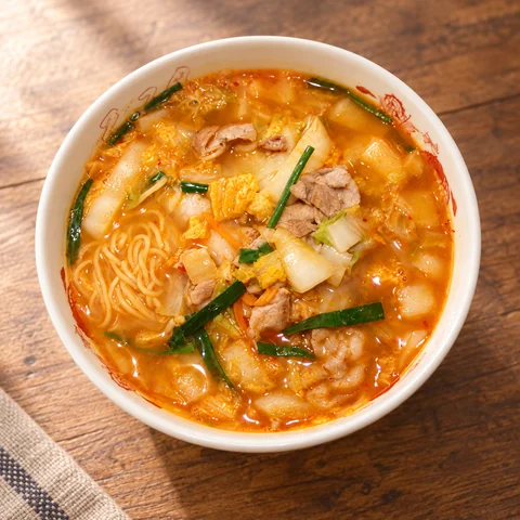 天理スタミナラーメン：雰囲気と断面